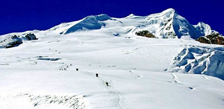 Mera peak north (6476 m).