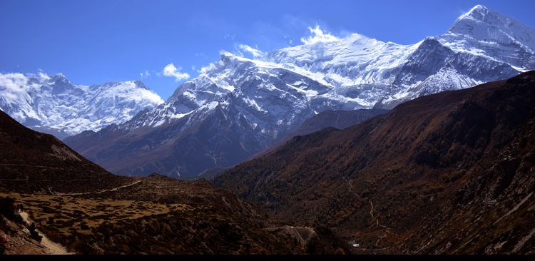 Une Belle Vue Sur Le Massif des Annapurnas Depauis Yak Kharka. 