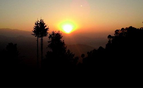 Lever du soleil une belle vue de Kutumsang