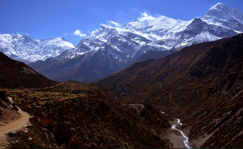 Une Belle Vue Sur Le Massif des Annapurnas Depauis Yak Kharka. 